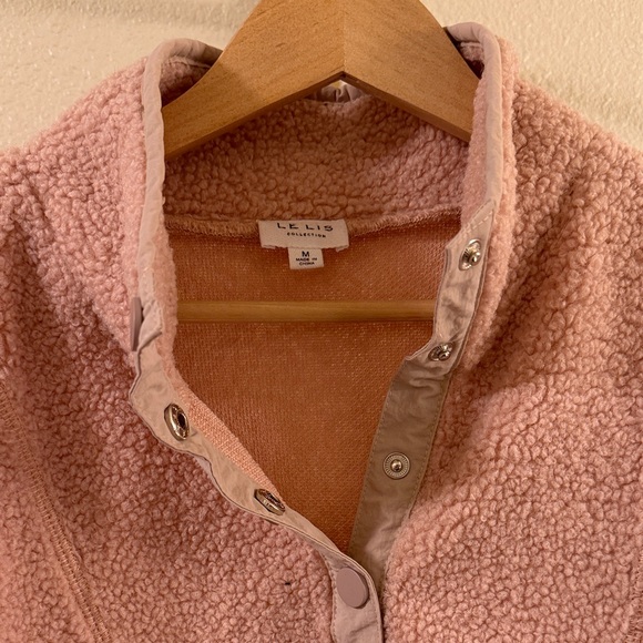 Le Lis Blush Pink Sherpa Snap-Front Pullover - Picture 2 of 4